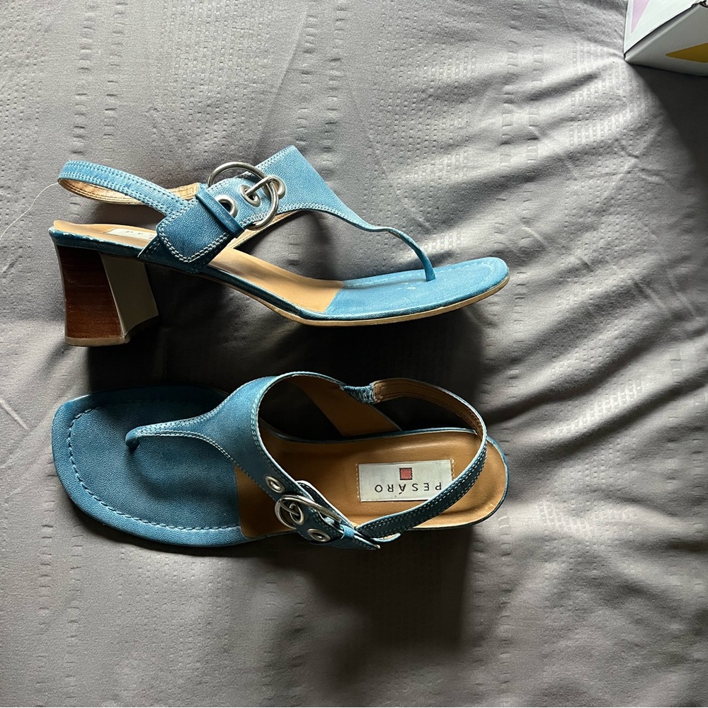 Vintage heeled thong sandals